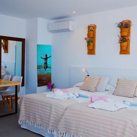 Typic Marina Playa - Adults Only Aparthotel San Antonio  Eksteriør bilde