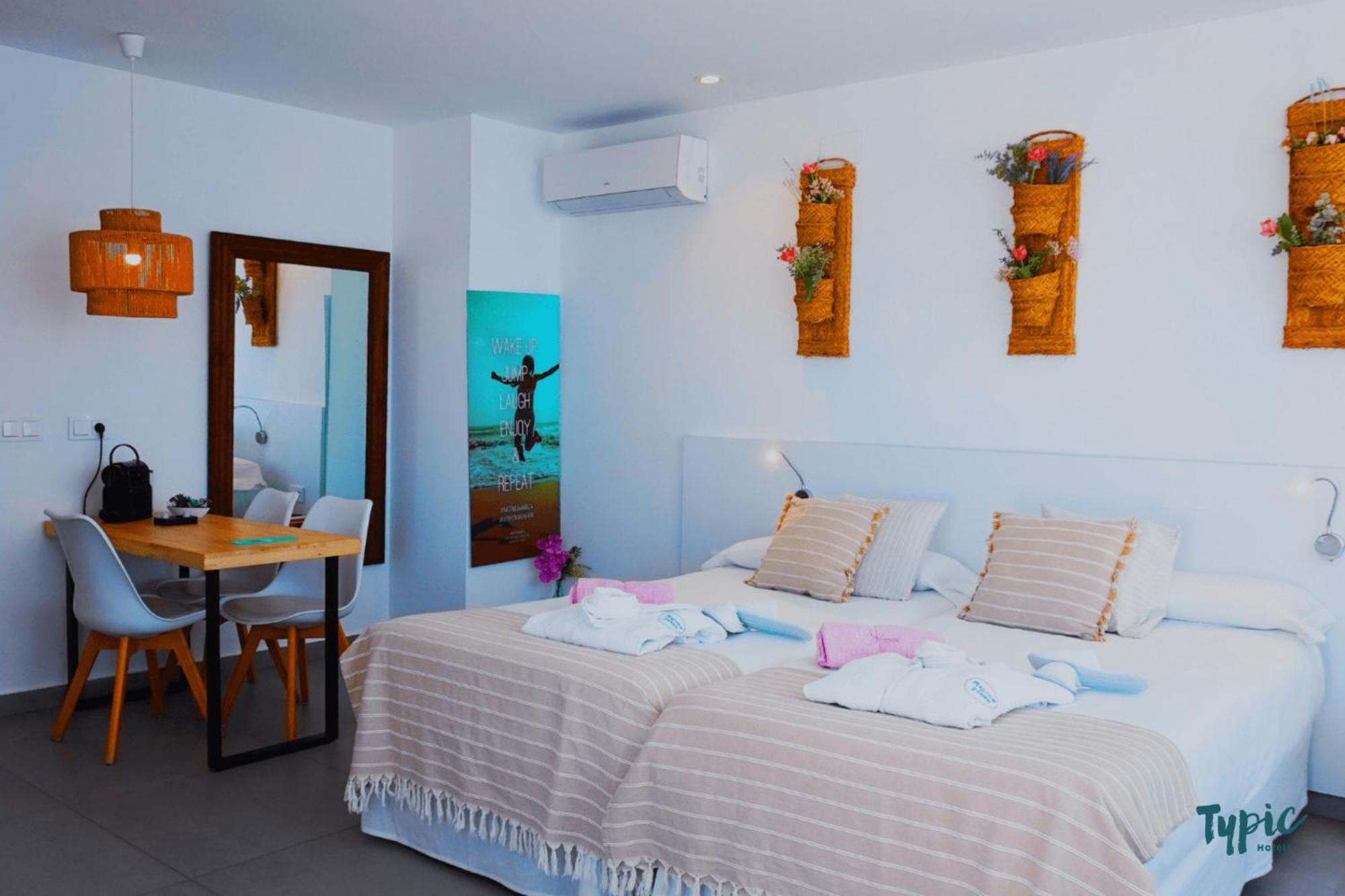 Typic Marina Playa - Adults Only Aparthotel San Antonio  Eksteriør bilde