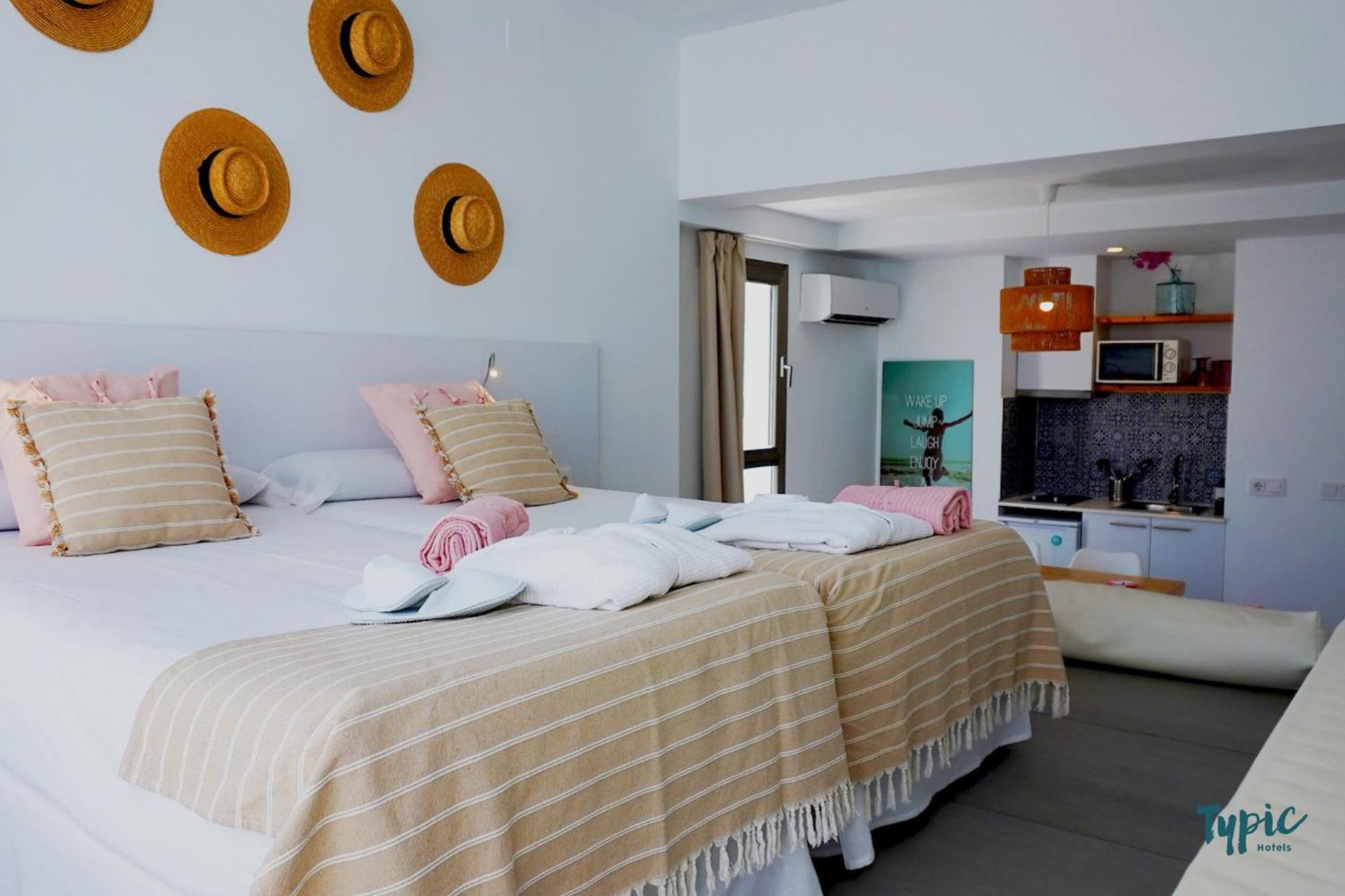 Typic Marina Playa - Adults Only Aparthotel San Antonio  Eksteriør bilde