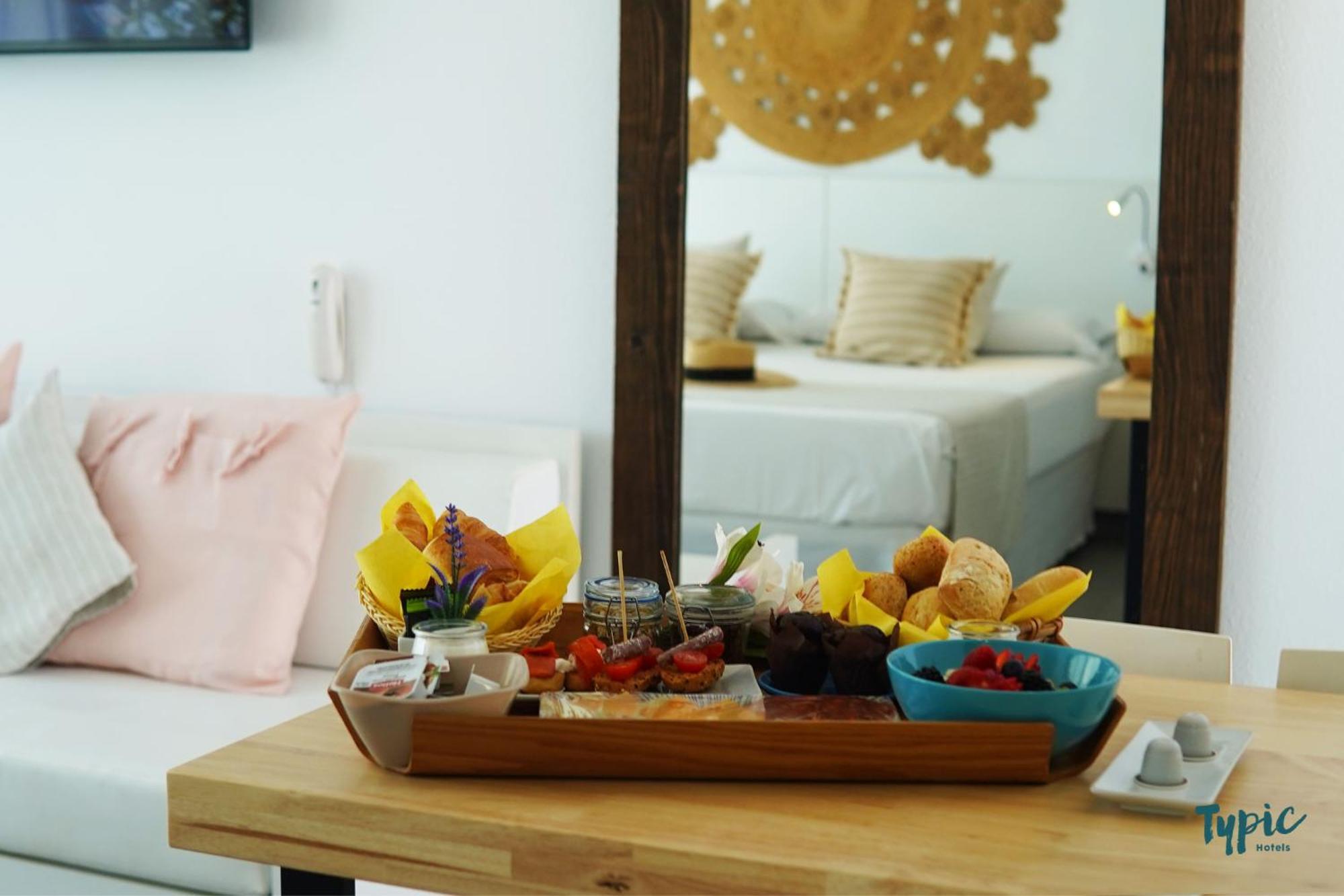 Typic Marina Playa - Adults Only Aparthotel San Antonio  Eksteriør bilde