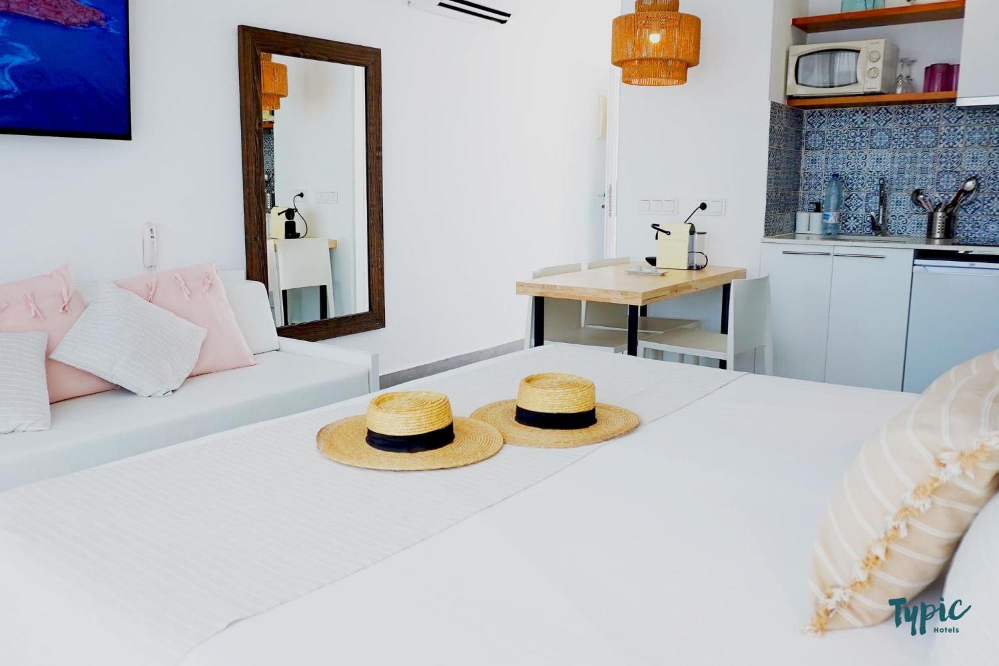 Typic Marina Playa - Adults Only Aparthotel San Antonio  Eksteriør bilde